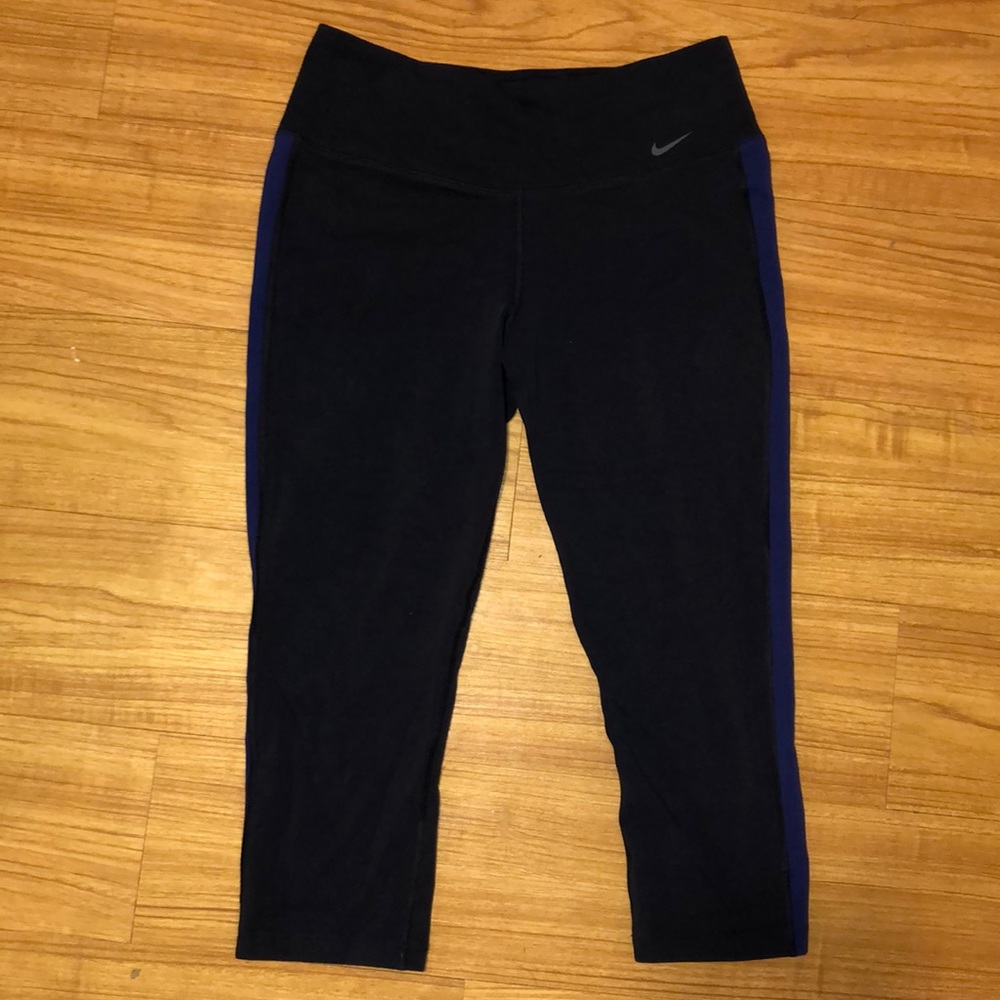 Blue Nike capri leggings